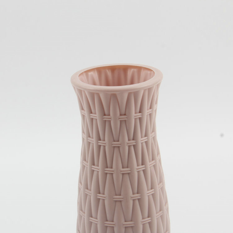 U-Rattan Plastic Vase